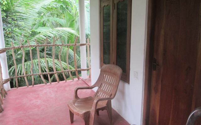 Dhanushka Guest House