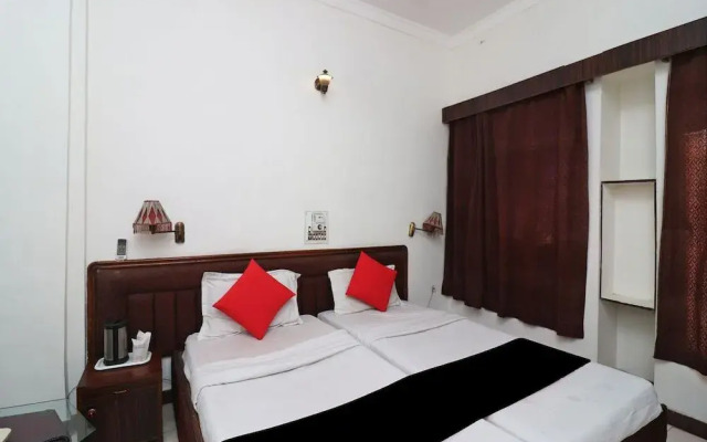 Capital O 1382 Mohan Hotel