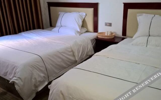 Sandu Yuanfeng Express Hotel