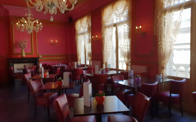 Hotel Albert 2