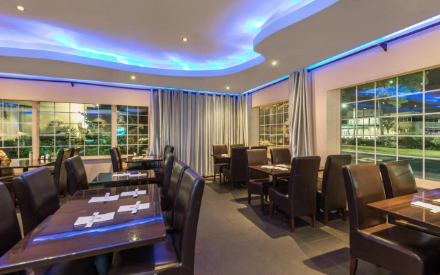 Days Inn by Wyndham Hicksville Long Island