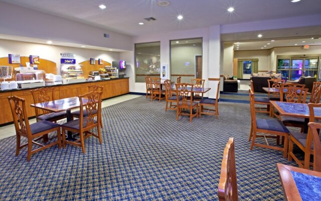 LA QUINTA INN &amp; SUITES PONTOON BEACH