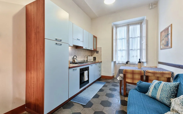 Porta Nuova Roomy Flat