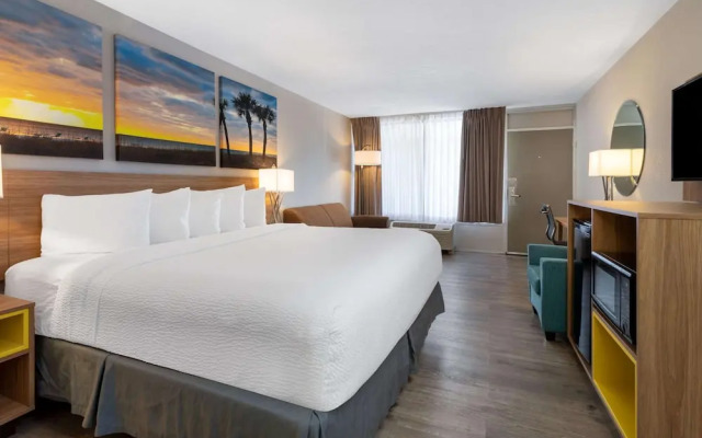 Days Inn By Wyndham Titusville Kennedy Space Center