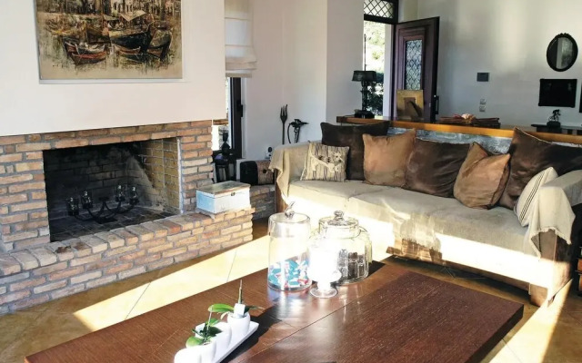 Nice Home in Skaloma Nafpaktos With Wifi and 4 Bedrooms