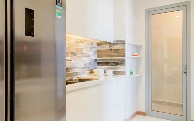 Vinhomes Golden River Luxury Apartment