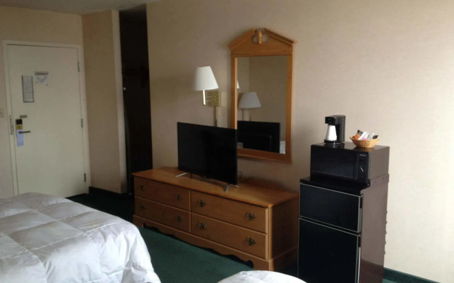 Blueway Inn & Suites Roseville