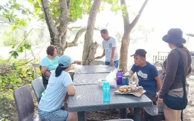 The Waves at Socorro Baler- Hotel A