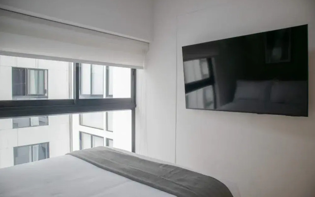 w Elegant 2BR w Distinctive Deco in Miraflores