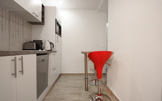 Bridgestreet Champs Elysees