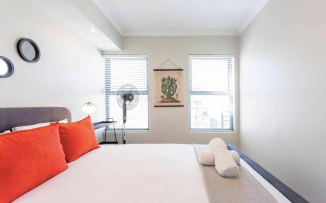 The Paragon Cosmo Sanctuary Sophisticated Mountain & City Views