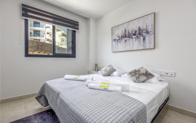 Ivy in Fuengirola with 2 bedrooms and 2 bathrooms