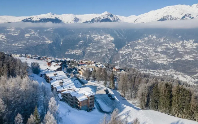 Apartment in Fornelet With Ski-in/ski-out Access