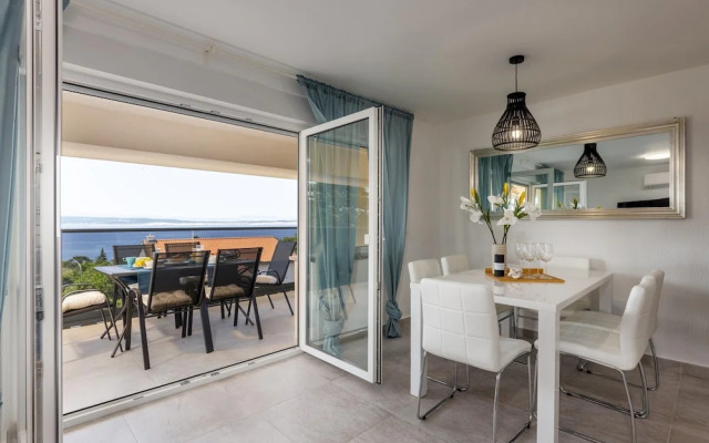 Modern Home With Swimming Pool and sea View