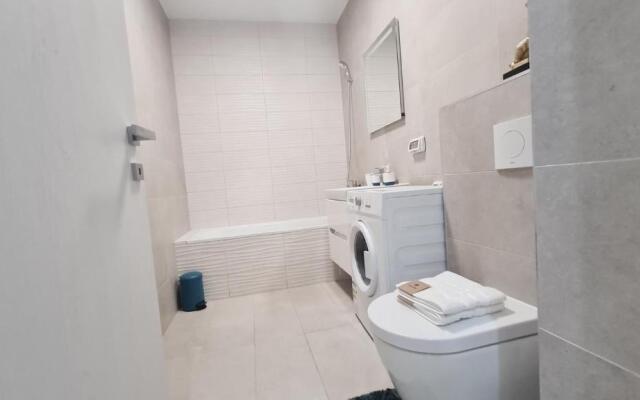 5* luxury near Avram Iancu sq New. Private parking