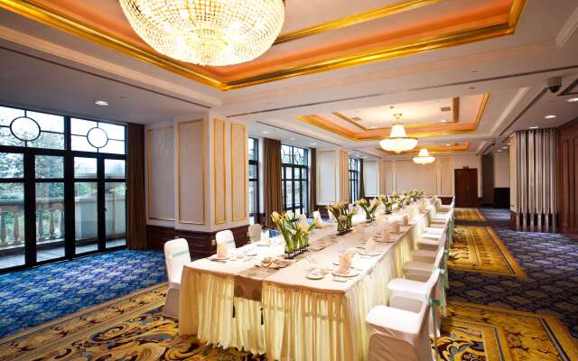 Kunming Green Lake Hotel