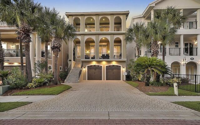 Villa Playa by RedAwning