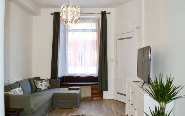 Bright And Modern 1 Bedroom Flat