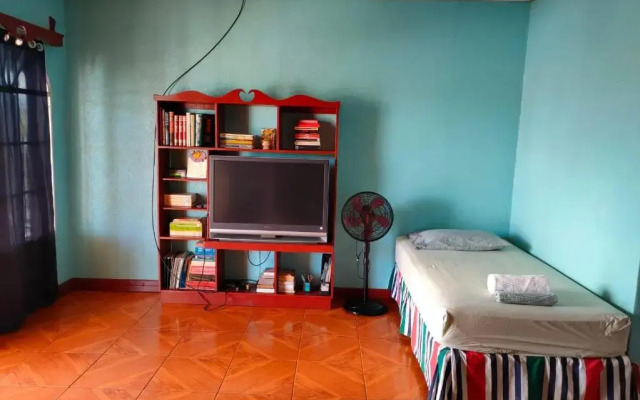 Casa Robles - Room close to Airport #2