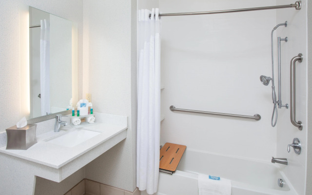 Holiday Inn Express & Suites Texarkana by IHG