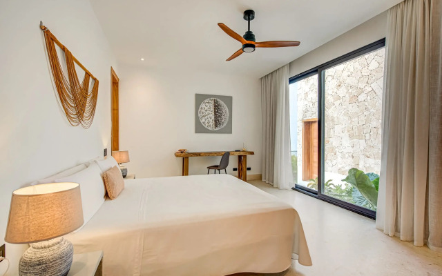 Luxury 10br Beachfront Stunner With Private Pool