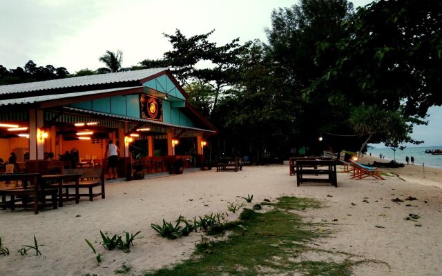 Koh Ngai KaiMuk Thong Resort