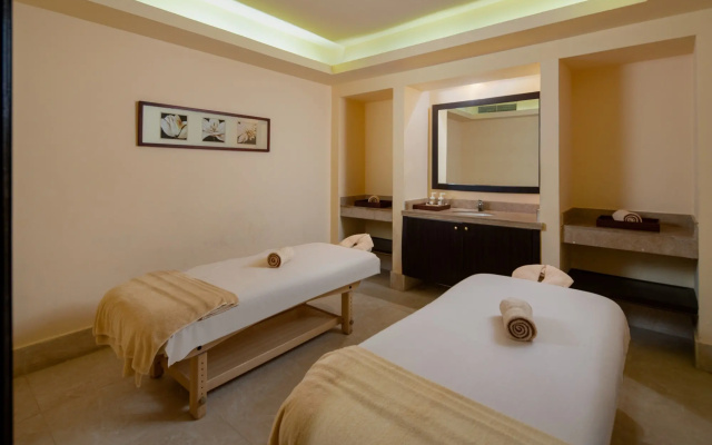 JAZ Oriental, Almaza Bay