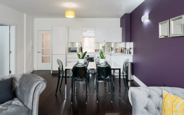 Stylish Executive Apartment in Reading