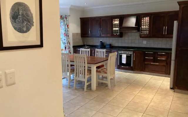 2 Rawdons Country Estate