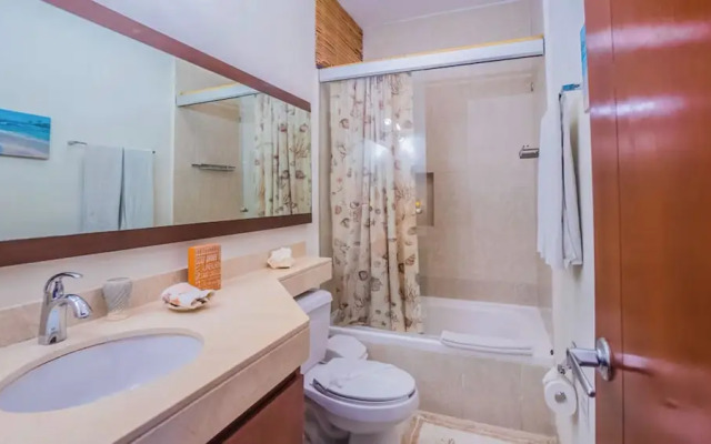 Luxury Penthouse with 2 BR - Meridian