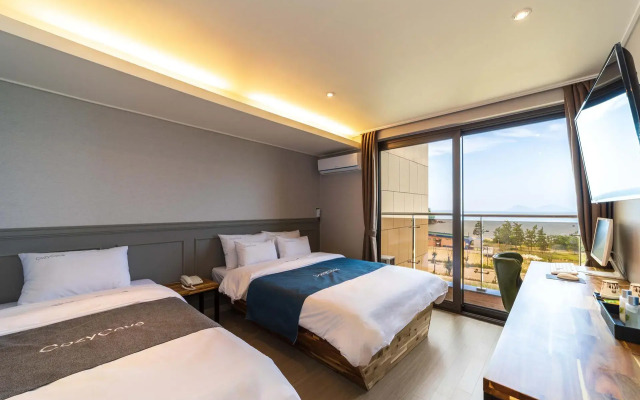 CozyCove Boutique Hotel