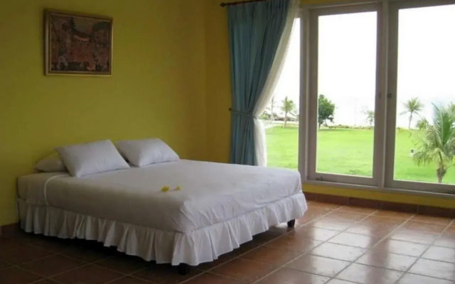 Blue Whale Sanctuary Hotel