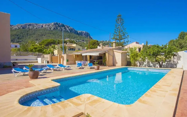 Villa - 4 Bedrooms with Pool and WiFi - 106405