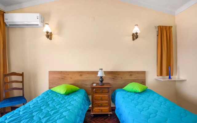 Neves I Guia in Guia