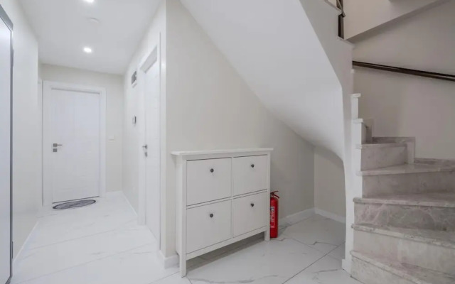 Sea View Duplex w Terrace in Goldenhorn