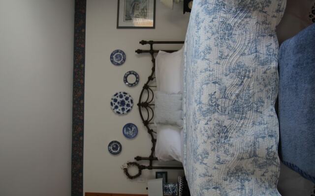 Jewel on the Hill Bed & Breakfast