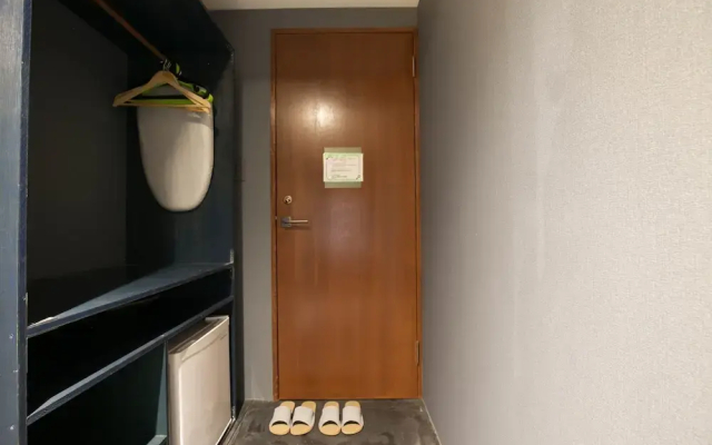 Hakata apartment 2H