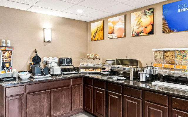 Comfort Inn & Suites Columbus East
