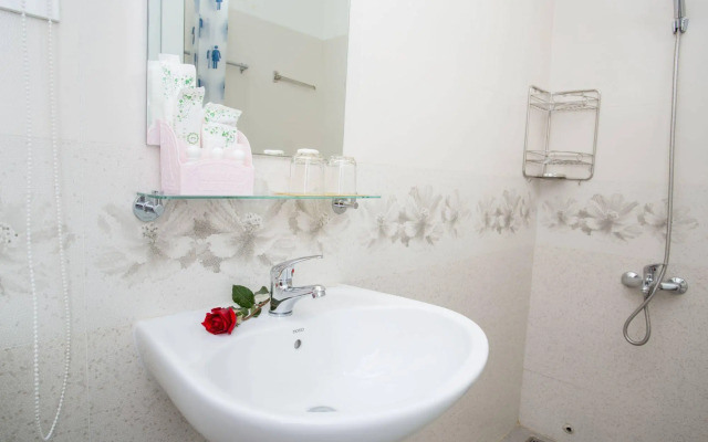 Camila Airport Hotel