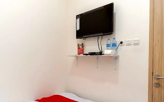 RedDoorz Plus Near RS Royal Taruma Grogol