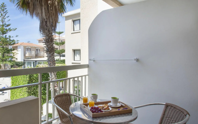 King Jason Paphos - Designed for Adults By Louis Hotels