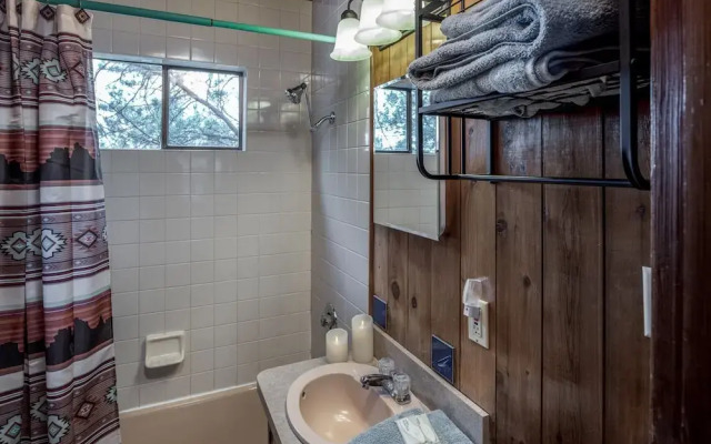 3 Bears Cabin - Two Bedroom Cabin