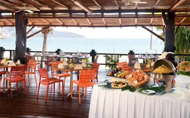 HS HOTSSON Hotel Acapulco