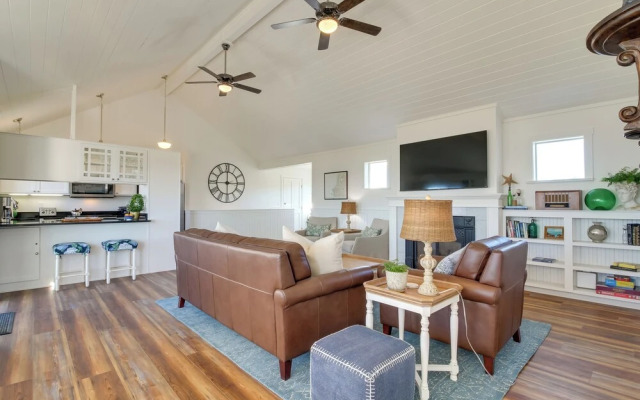 Scenic Bandon Vacation Rental w/ Beach Access!