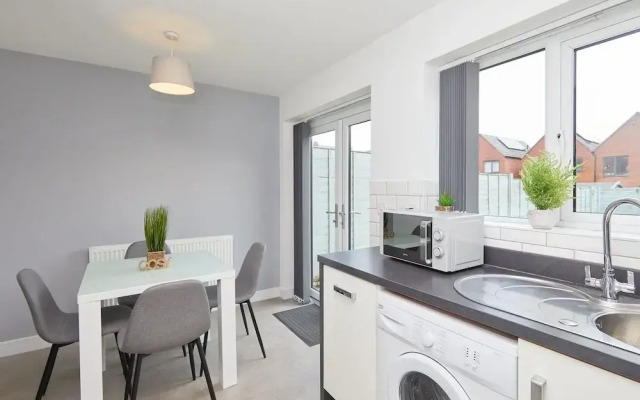 Derby 2 Bed House 3 Min Walk to Hospital