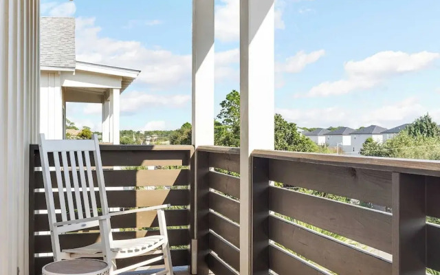 Sleeps 18! Private Pool, Hot Tub, Near Beach Miramar Dream House by Avantstay