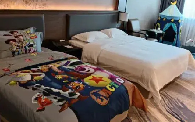 Golden LEAF Hotel