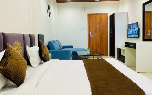 Stay 10 Parallel Apartment Hotel
