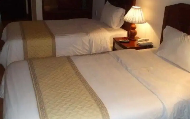 Lang Co Beach Resort