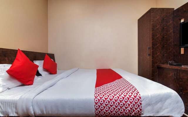 Hotel Heaven by OYO Rooms